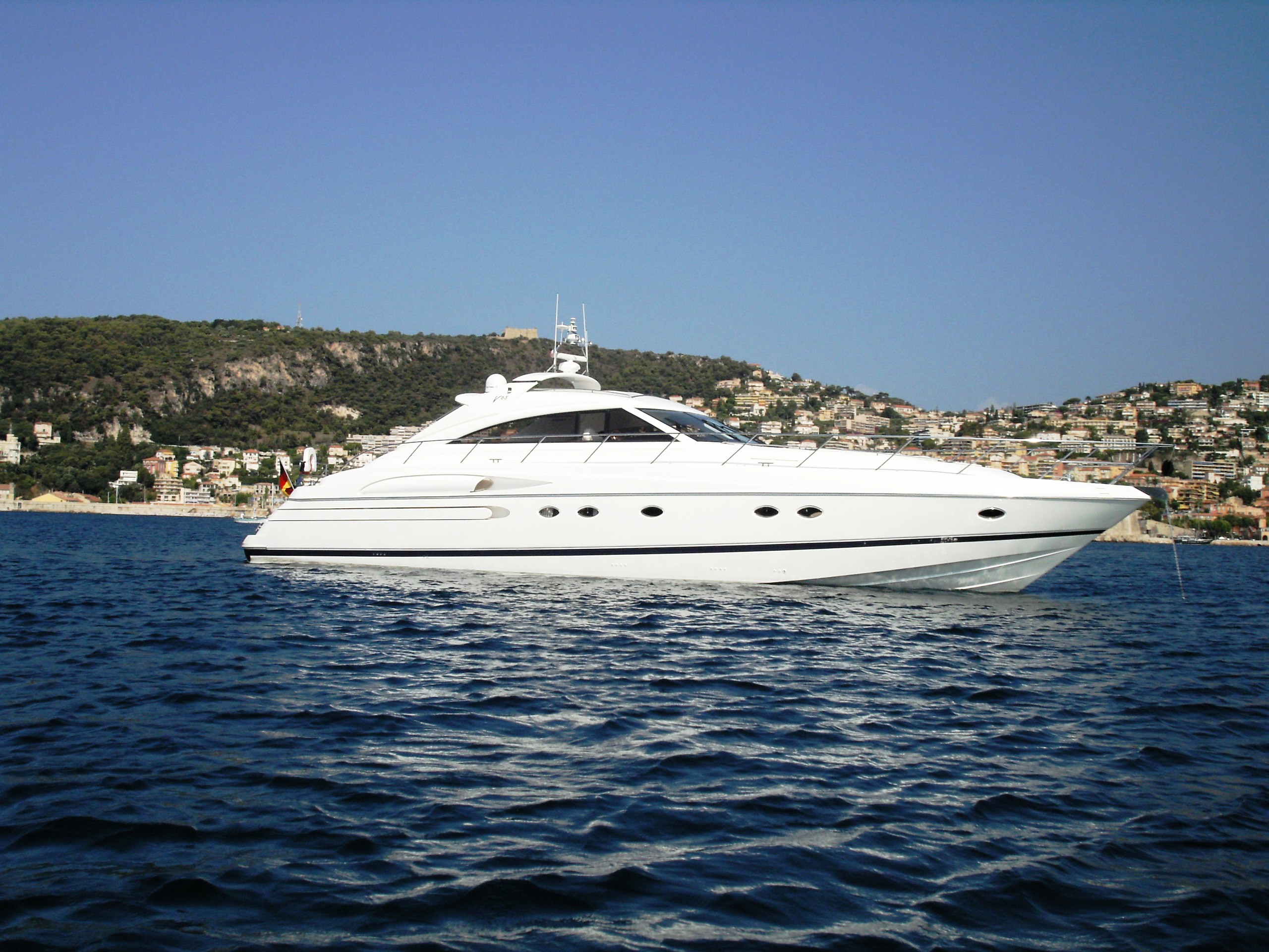 pura vida yacht charter